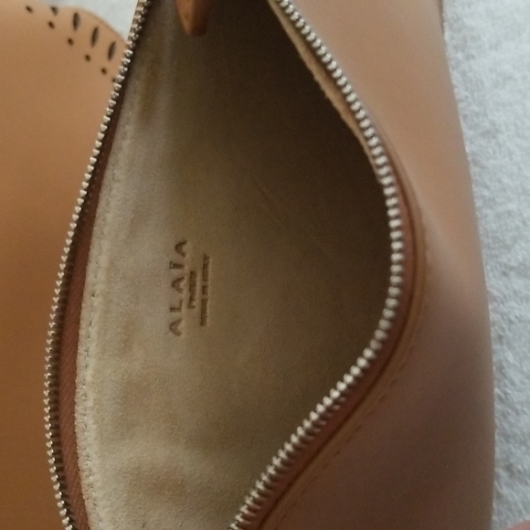 New ALAIA Angele 25 Leather Top Handle Bag - Picture 13 of 13